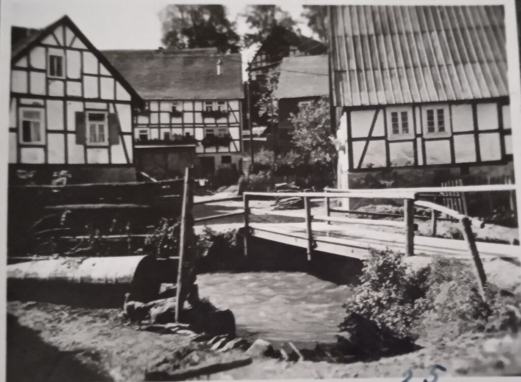 Unterdorf links Klogges / hinten Tielkes / rechts Schühr